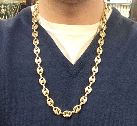 gucci puff link chain.